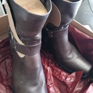 Meet your Posher, Mery